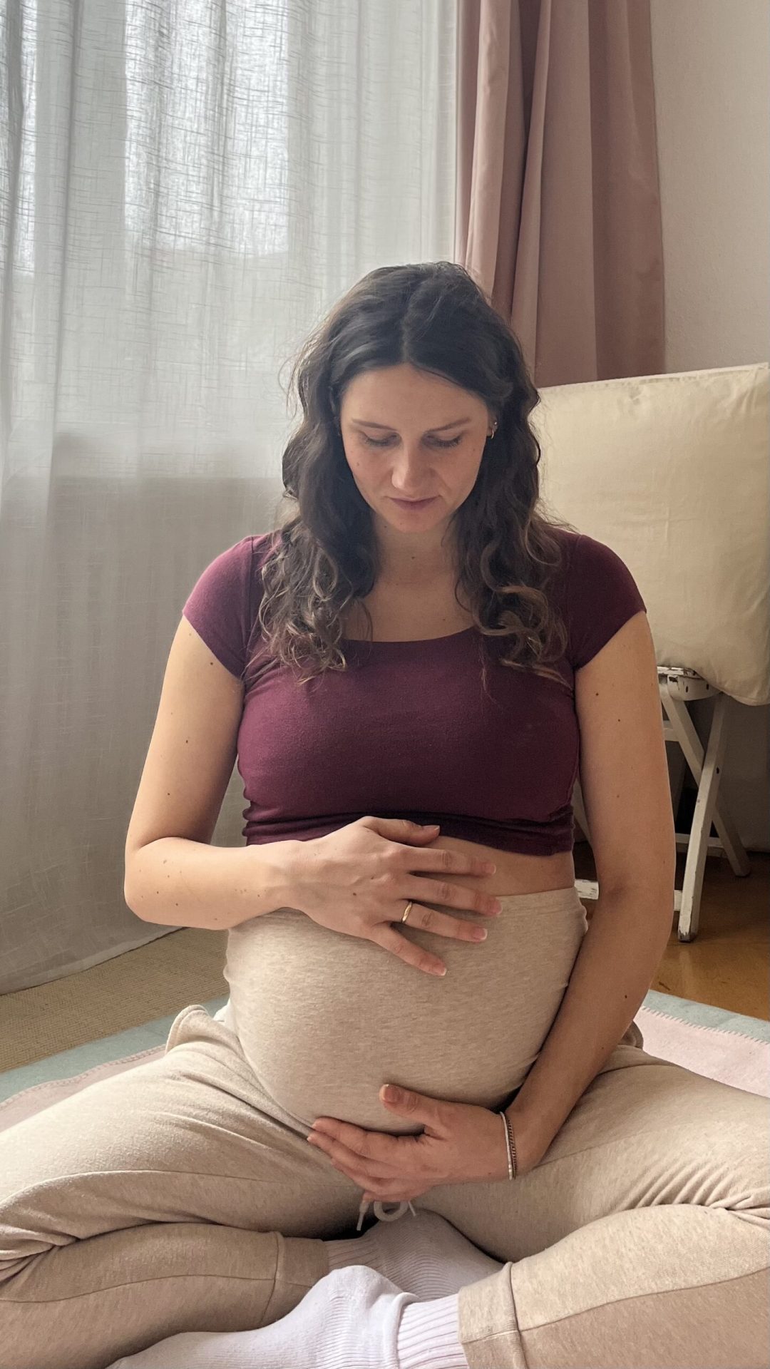 Belly Bonding Schwangerschaftsmassage veravie achtsame Massage für frauen